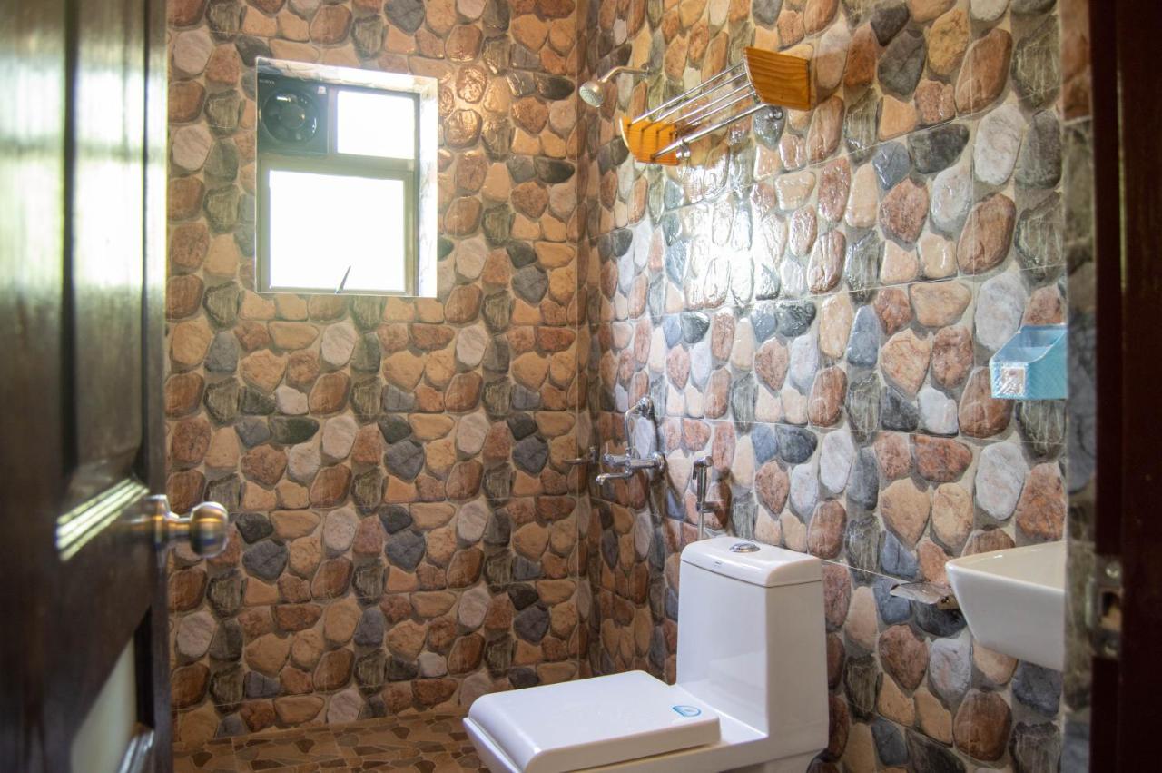 Nest & Guest House, Baga-arpora